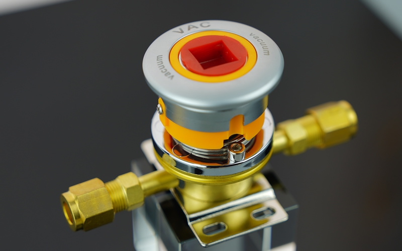 德標(biāo)氣體終端常用的有氧氣（O2）、吸引（VAC)、空氣(AIR)終端